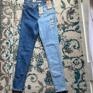 Levi Highwaisted Skinny jeans. Two toned! Size 6